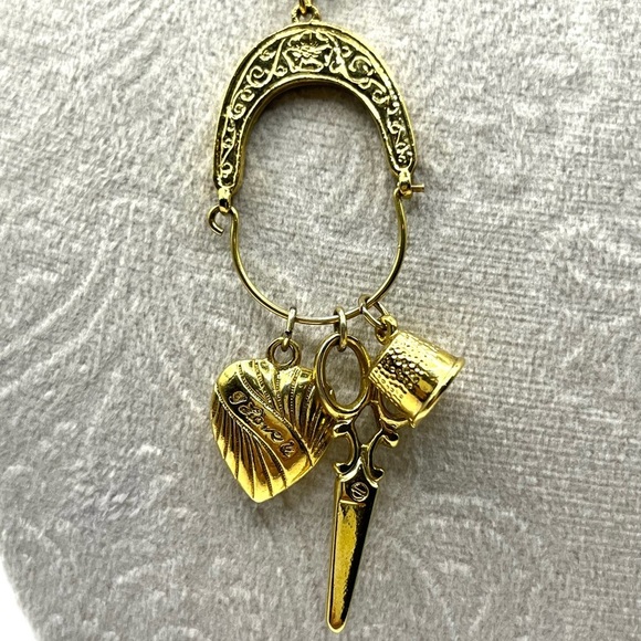 Charm Holder Gold Tone 3 Charms Thimble Heart Scissors Necklace 28” Length - Picture 1 of 11